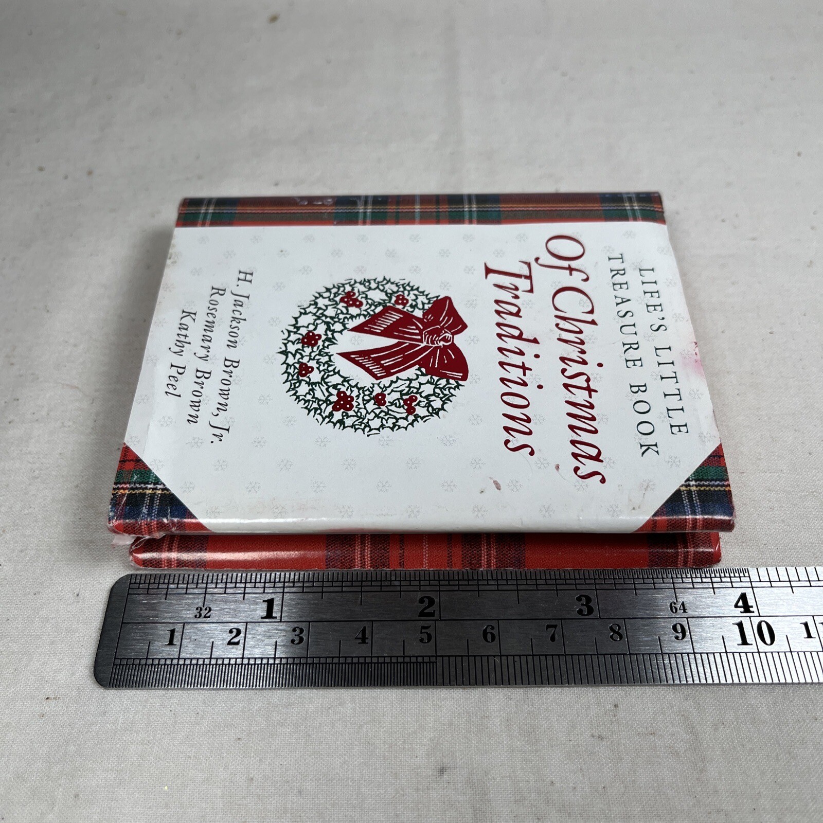 LIFE'S LITTLE TREASURE BOOK OF CHRISTMAS TRADITIONS