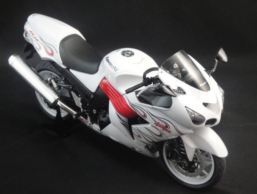 Award Winner Built Tamiya 1/12 Kawasaki ZZR1400 (ZX-14) Ninja + Metal