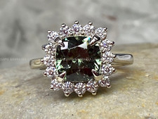 Cushion Cut Simulated Green Sapphire Engagement Ring Halo Ring For Her s925