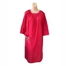 JC Penney Womens Embroidered Pearl Snap Housecoat Medium Pink Vintage Cottage