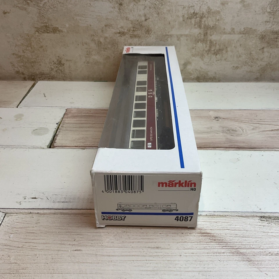 Marklin #4087 DSG SPEISEWAGEN DINING  CAR COACH, HO SCALE. - Image 3 of 4