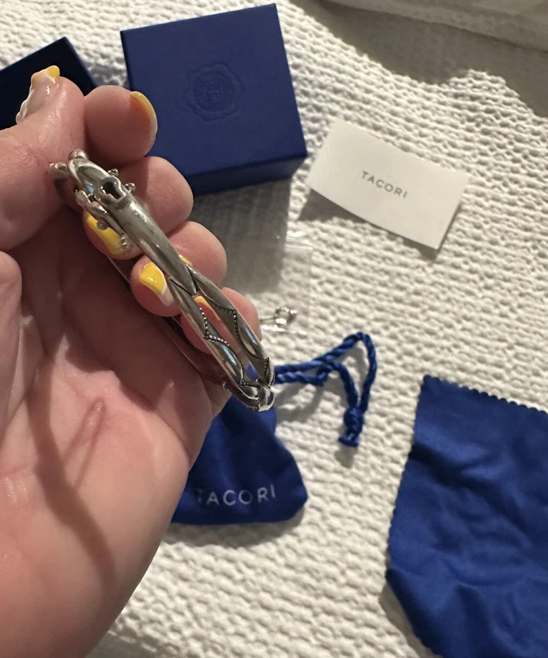 Tacori 925/18k Locking Bracelet w/ Key, Box, Dust bag, & Card- Christmas Special - Image 2 of 4