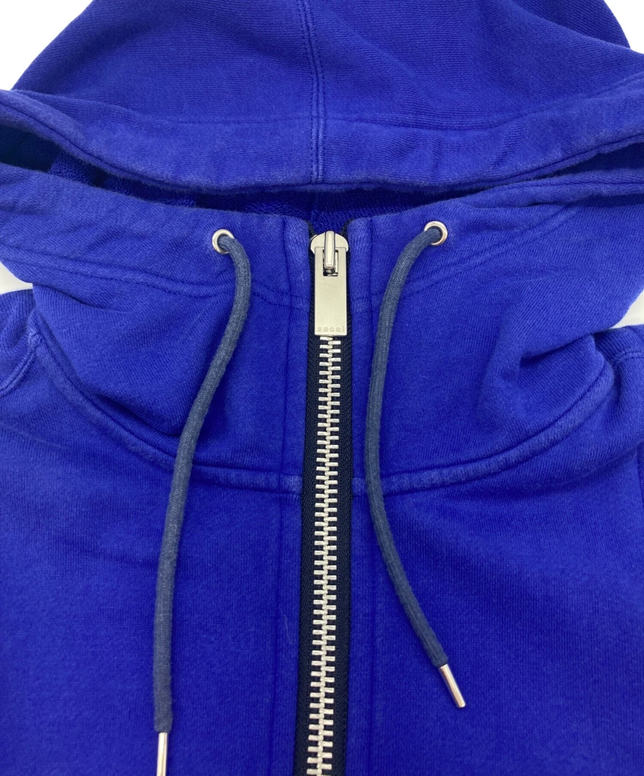 sacai Felpa con cappuccio e zip asimmetrica blu taglia 2