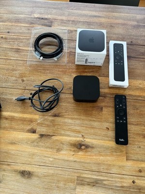 Apple TV 4K 3. Gen 64GB - Schwarz, Wi-Fi mit 1,8 m HDMI 2.0 Kabel