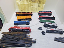 Vintage HO Scale Model Train Cars Lot 10 Nice