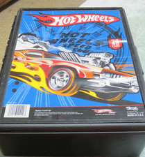 2010 HOT WHEELS 48 BLACK PLASTIC CARRY CASE WITH 32 ASSORTED CARS ITEM 20020
