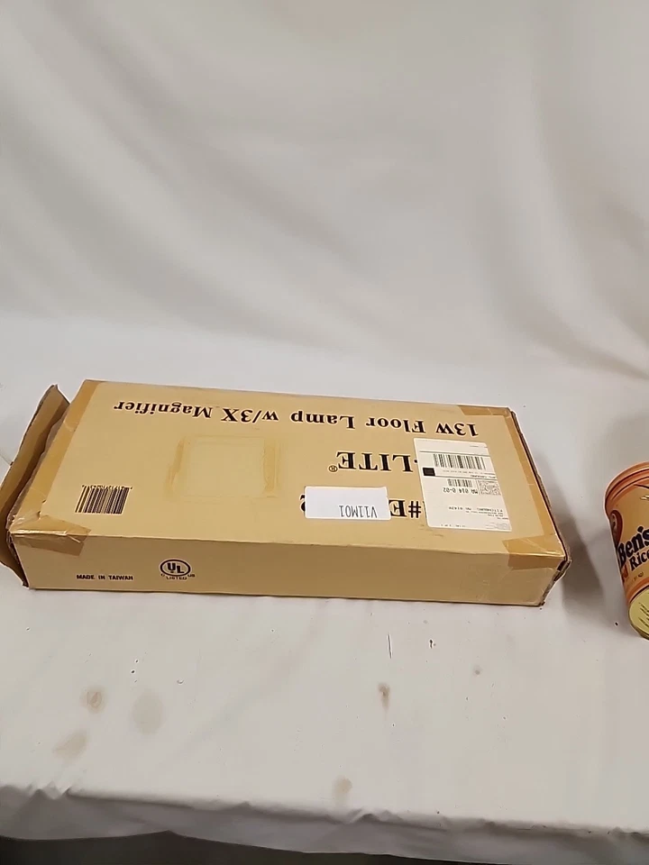 Lámpara de pie modelo E31M12 OTT-LITE 13W con lupa 3x Foto 3 de 4