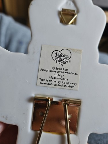 Precious Moments Cross With Stand 2010 - Picture 3 of 5