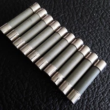 10 pcs. 250V  7Amp  1/4" x 1.25"  Slo Blo  Ceramic Fuse