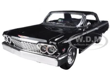 1962 CHEVROLET IMPALA SS BLACK 1/25 DIECAST MODEL CAR BY NEW RAY 71843 A