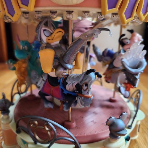 RARO DE COLECCIÓN 1995 Enesco Disney Sir Mickey Mouse al rescate carrusel musical - LEER - Imagen 5 de 10