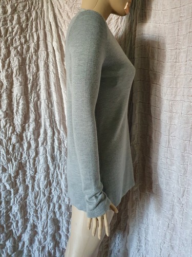 PRADA BUTTON-UP WOOL GREY V - NECK CARDIGAN SIZE 46, RPP - 920$ - Picture 5 of 11