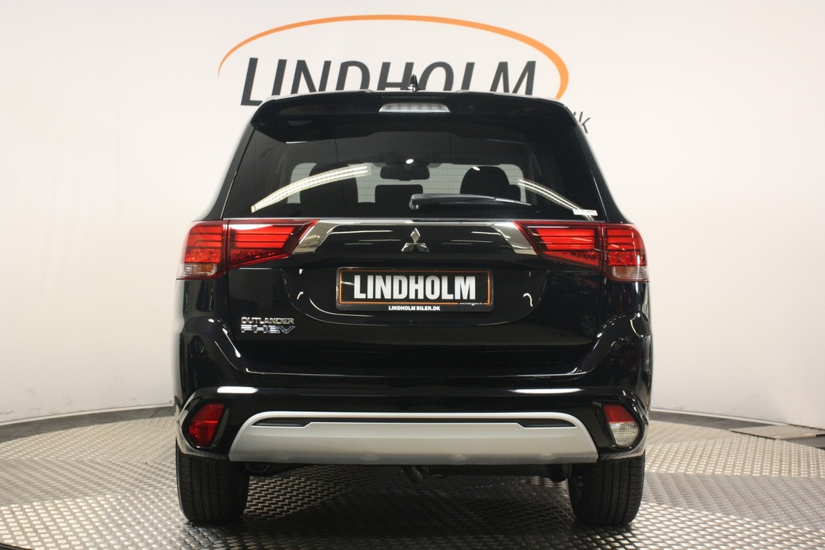 Mitsubishi Outlander 2,4 PHEV Inform+ CVT 4WD