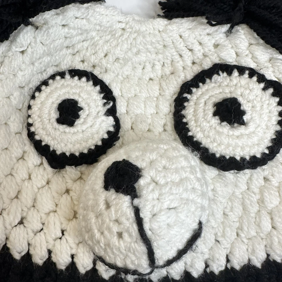 Nuevo Gorro Panda Tejido a Mano Negro Blanco Funky Único Pom Orejas Foto 2 de 4