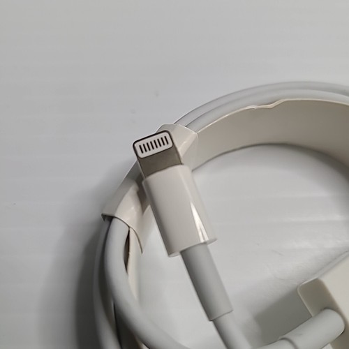 Câble de charge et de données USB-A vers 8 broches 2 m 6,5 pieds pour iPhone, iPad, Airpods et plus - Photo 9 sur 9