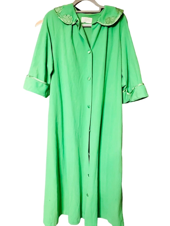 Albornoz para mujer Gossard Artemis vintage de fieltro verde con botones talla mediana Foto 4 de 4