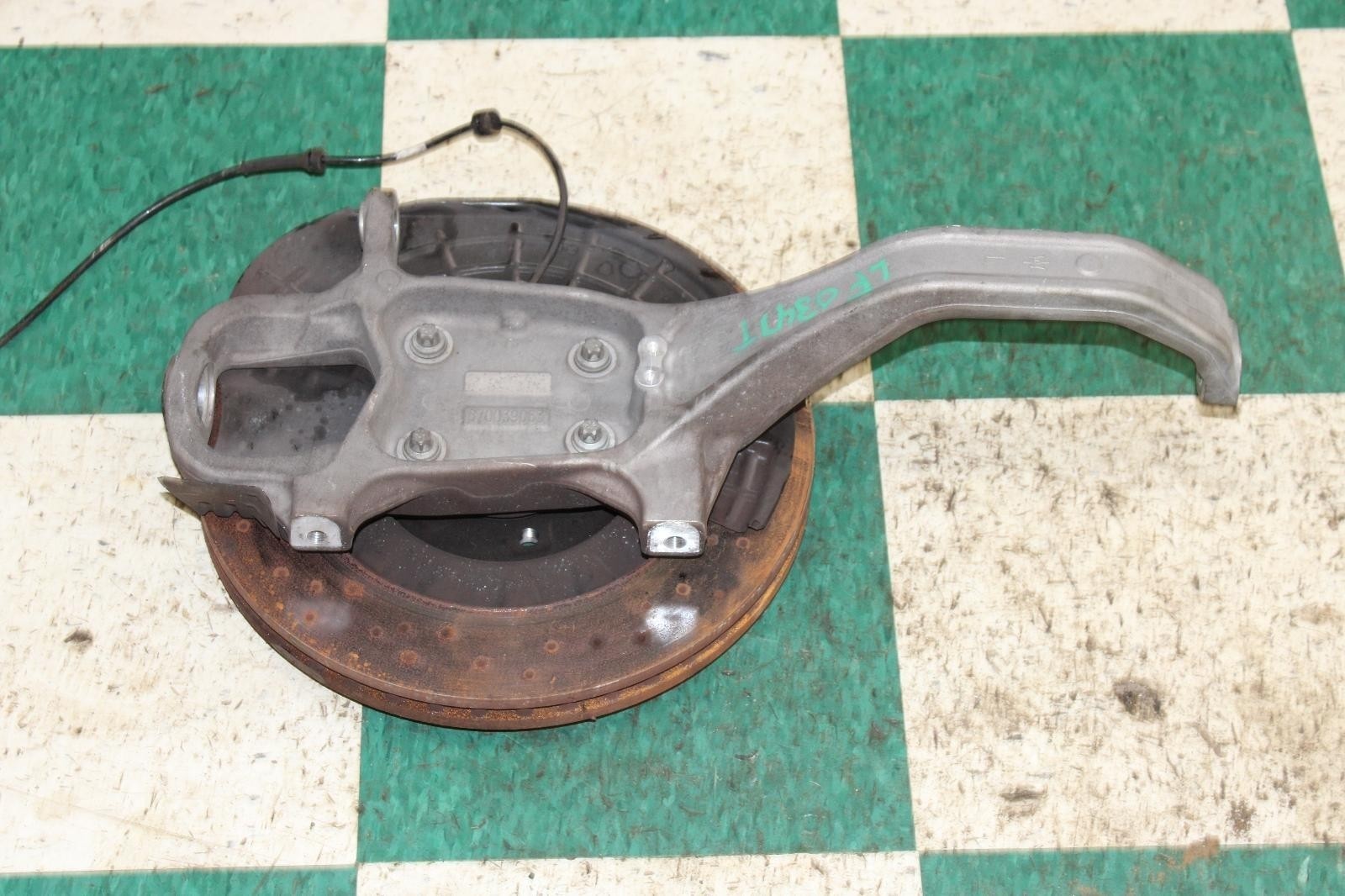 Maserati Quattroporte S Q4 2014-2023 Front Left Steering knuckle
