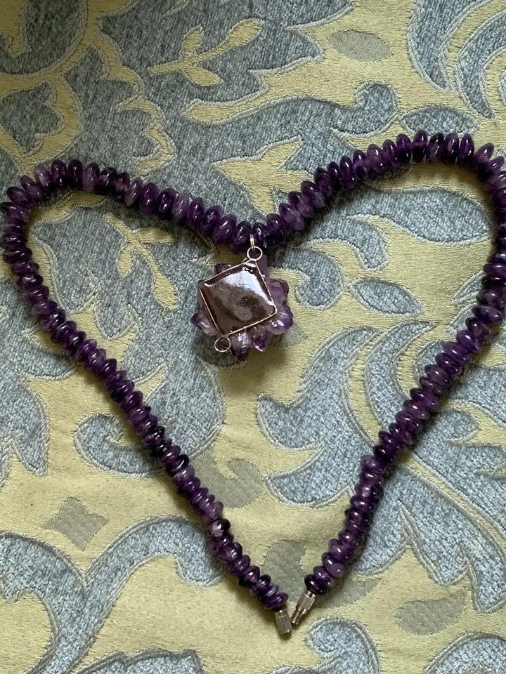"Collar colgante vintage atado a mano púrpura con cuentas de amatista 18"" con flor de cristal" Foto 3 de 4