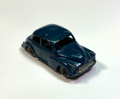 Matchbox Lesney no. 46 Morris Minor 1000, dark green with metal wheels
