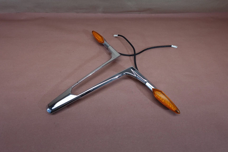 Conjunto de luz indicadora de señal de giro trasera Victory Cross Country 2010-2017 cromada Foto 2 de 4