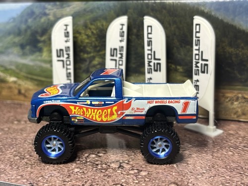 Hot Wheels C1500 Chevy custom Lift suppesion Off-road - Blue HW Racing - Picture 4 of 9