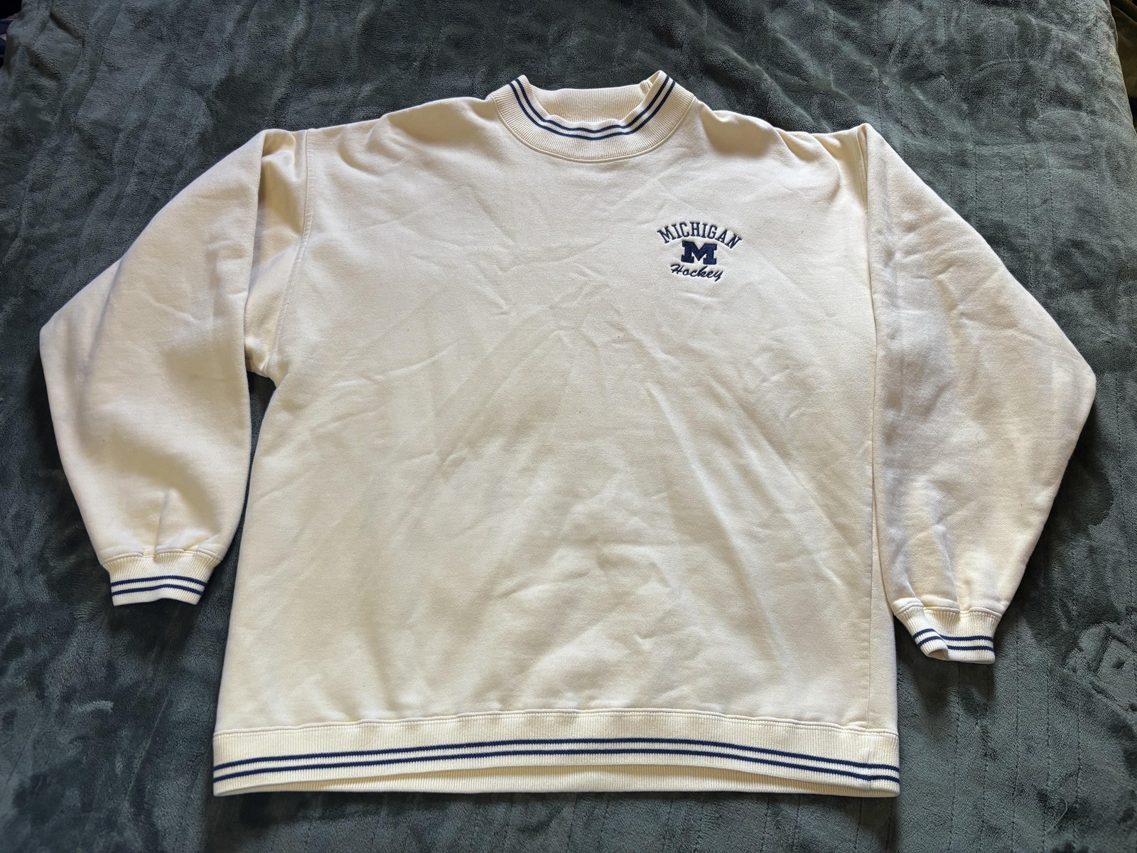 Vintage Michigan Wolverines Sweatshirt Mens Large White Hockey Gear For Sports