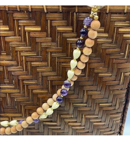 Handmade Purse Lei Double Strand Pikake Amethyst Sandalwood gold hardware - Picture 5 of 11