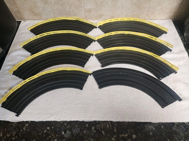 Aurora AFX Slot Car Track 2519 9" Radius Curve 1/4 Circle Lot Of 8 Pieces 1970's