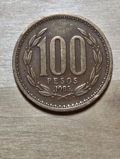 Chile 100-Pesos coin, 1985. KM# 226, aluminum-bronze. Coat of arms. Wreath.