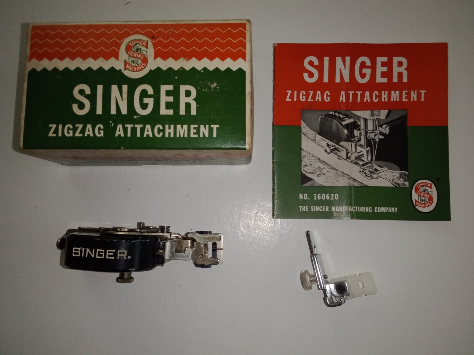 Vintage Singer Zig Zag Sewing Attachment 160620 w/ Original Box