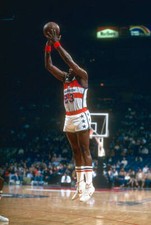 John Williamson of the Washington Bullets Basketball 1980 Photo 4
