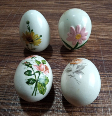 Vintage Porcelain Lusterware Eggs With Floral Pattern Easter Egg Set Of 4