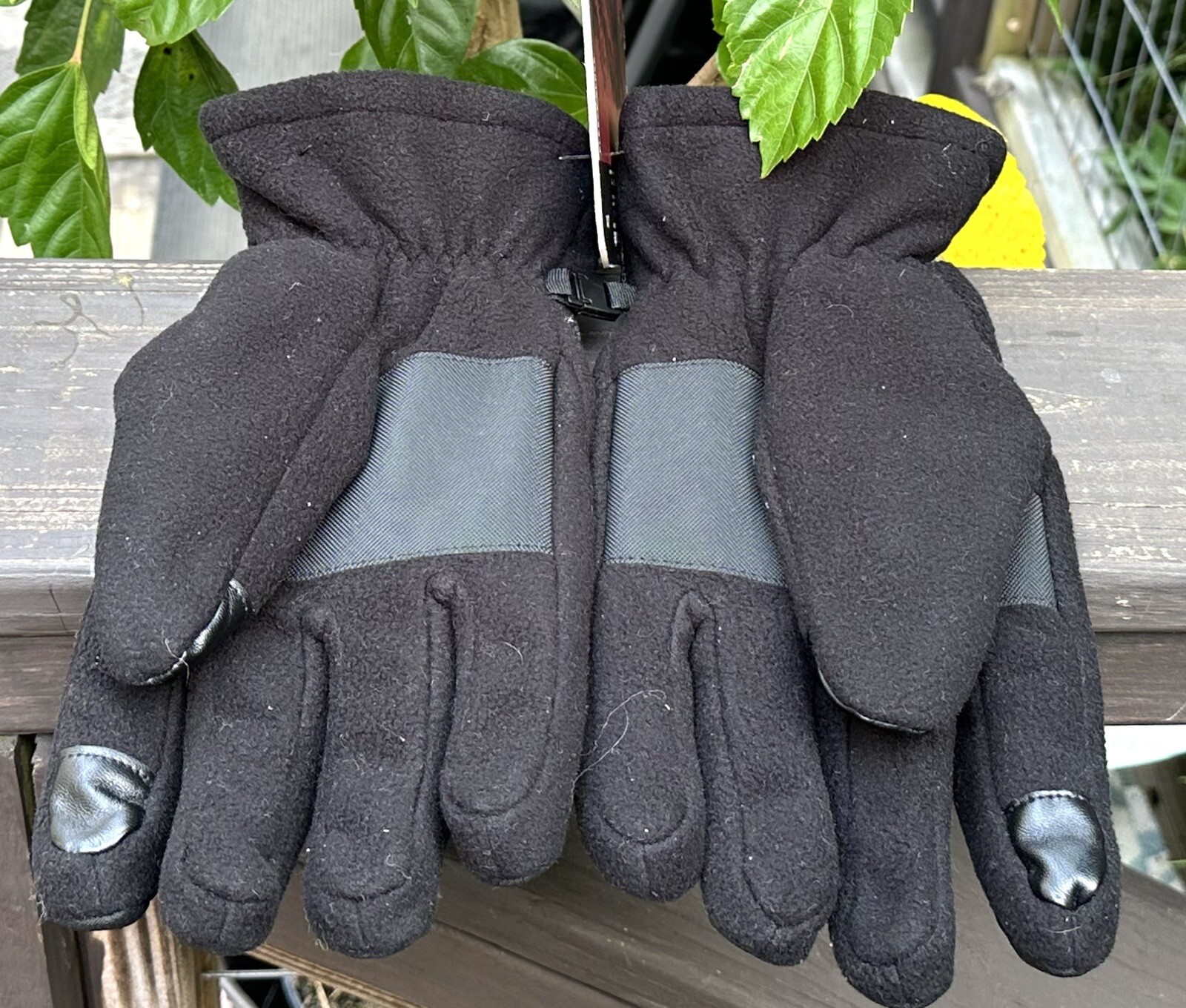 Swiss Tech Mens Fleece Gloves Black NWT Glove 3M Thinsulate Insulation