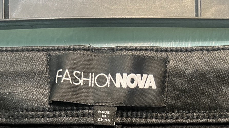 Fashion Nova Black Solid Pattern Women's Regular … - image 3