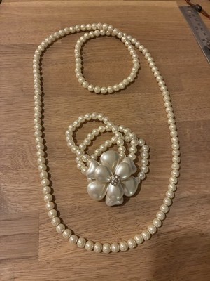 Große Blume Statement Armband dreifach weiß Perlen elastisch und Kunstperlen Halskette