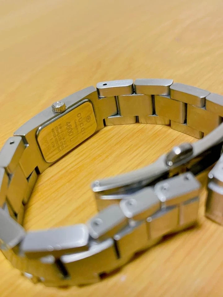 Reloj de cuarzo para mujer Gucci Watches 4600L con bisel de diamantes Foto 4 de 4