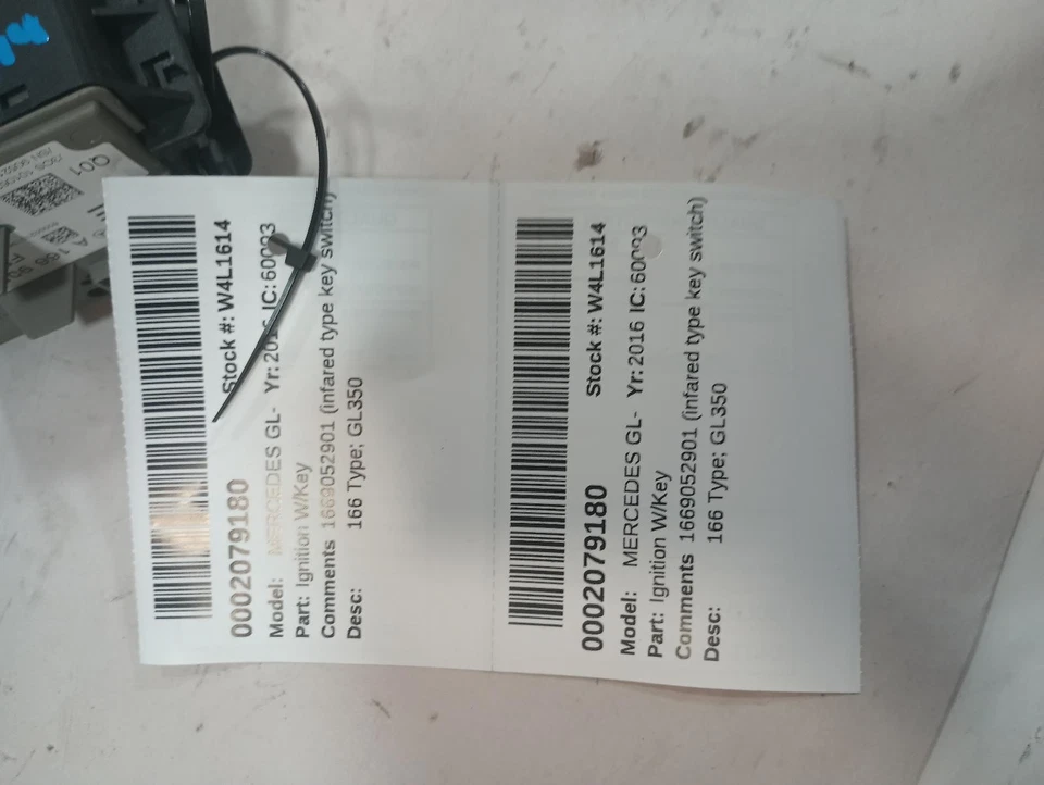 Interruptor de encendido usado se adapta a: Mercedes-benz Mercedes clase gl 166 2016 tipo ML250 G Foto 3 de 4