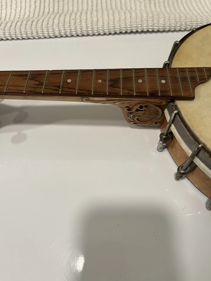 ANTIQUE UNMARKED MANDOLIN BANJO , BANJOLIN, REPAIRED HEADSTOCK - Image 4 of 4