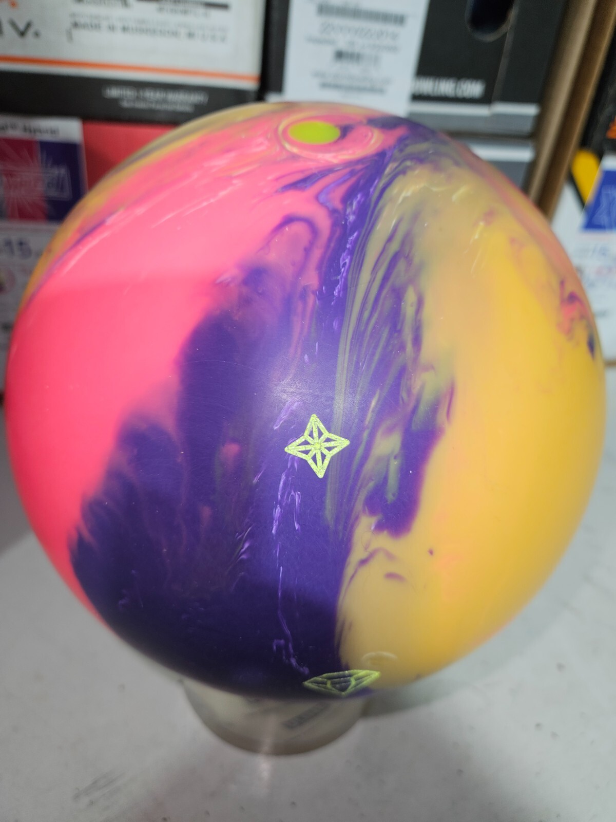 New NIB Roto Grip Gem Bowling Ball 1st 14lb [14.3oz/Top 2.77oz/Pin 3.