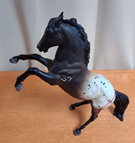 Caballo Breyer #897 Ponokah Eemetah Pies Negros Rojo Indio Zig Zag Track Symbol 1994 - Imagen 4 de 21