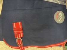 Abschwitzdecke mit Kreuzgurt dunkelblau / rot Viele Größen HKM 9838 NEU 3Tage