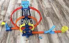 Hot Wheels Track Builder Unlimited Triple Loop Kit Playset - 2019 - preowned