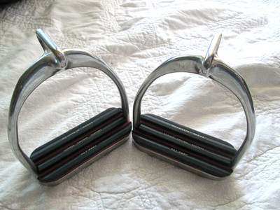 4 3/4'' HERMAN SPRENGER OFFSET ENGLISH IRONS w MOUTIAN HORSE STIRRUP CONTROL PADS