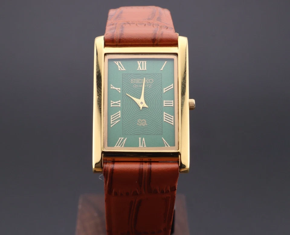 Vintage Seiko Slim Green Dial Gentlemen's Quartz  Wrist Watch - FREE SHIPPING - Image 3 of 4