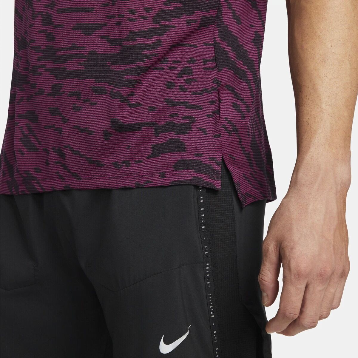 Nike Dri Fit Run Division Rise T-Shirt DM4636 610 Purple Nike Dri Fit Run Division Rise T-Shirt DM4636 610 Purple