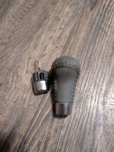 2008-2010 GRAND CARAVAN TOWN & COUNTRY SHIFTER KNOB HANDLE Gray Leather OEM - Picture 2 of 4