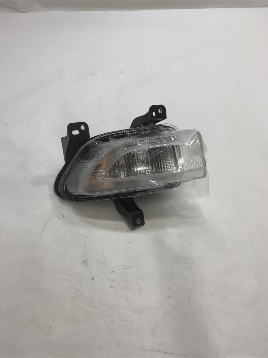 New OEM Mopar 2015-2018 Jeep Renegade Right Turn Signal Lamp