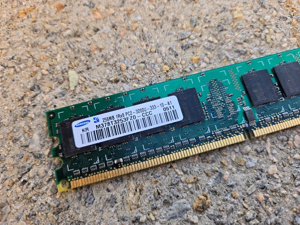 🥇 Samsung 256MB 400MHZ DDR2 DESKTOP RAM MEMORY (PC2-3200) - M378T3253FZ0-CCC - Image 2 of 2