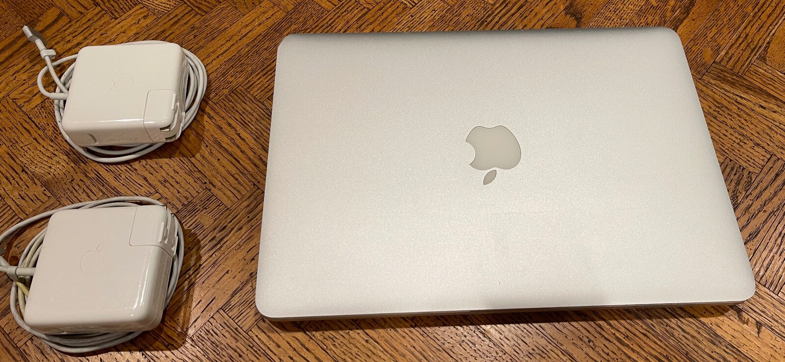 Apple 13" MacBook Pro Retina A1502 2.7GHz i5 8GB RAM 256GB SSD 2x power