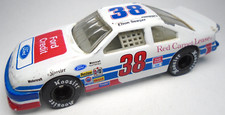 1992 RACING CHAMPIONS FORD THUNDERBIRD #38 ELTON SAWYER FORD CREDIT 1:64 NASCAR